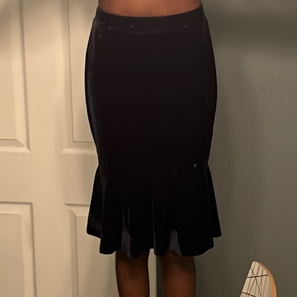 Amaryllis navy blue midi skirt. US 4. - Picture 3 of 5